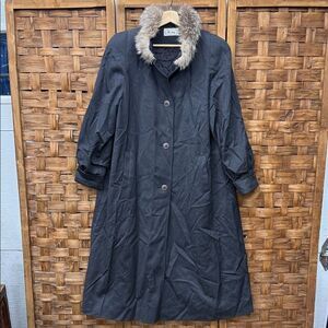 Women's Wool Dark Gray Coat with Fur Collar